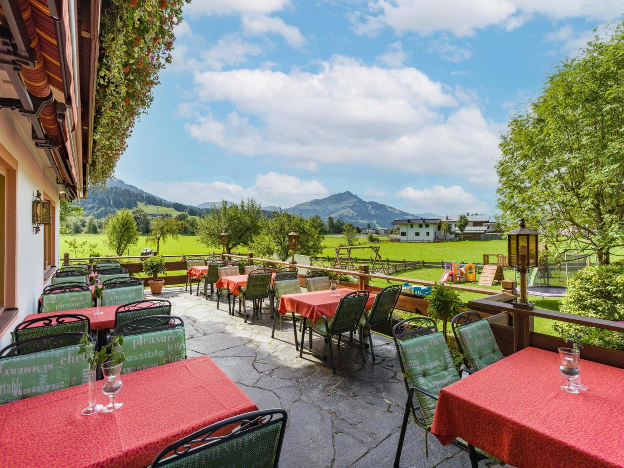 Hotel Neuwirt Kirchdorf in Tirol Exterior photo