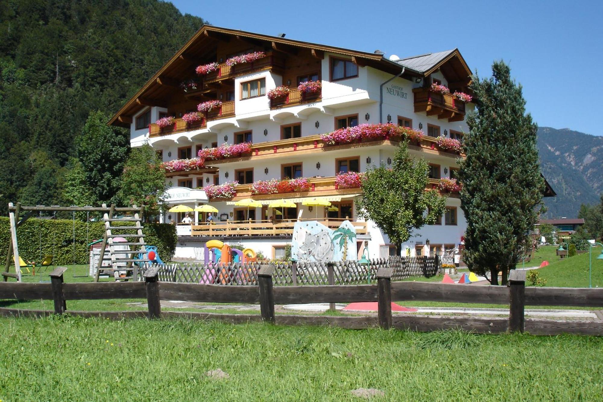 Hotel Neuwirt Kirchdorf in Tirol Exterior photo